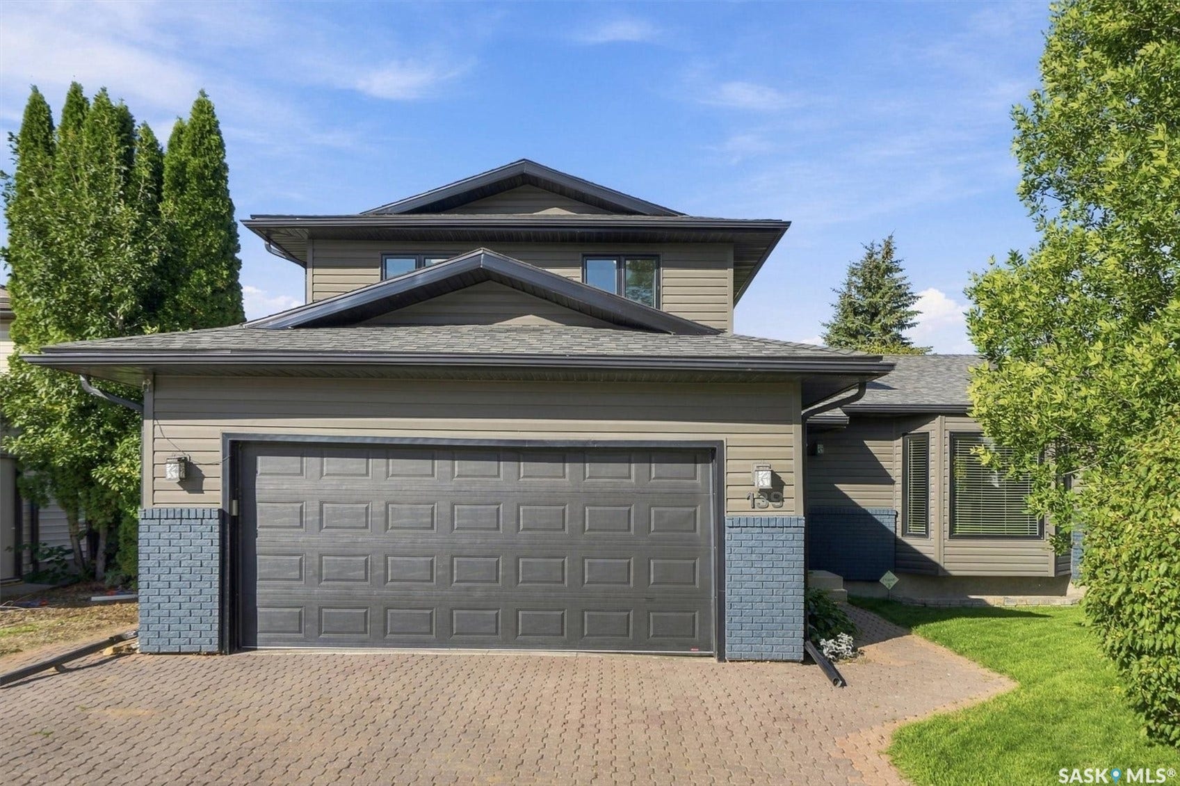 139 Neusch Crescent, Saskatoon SK S7K 7V4