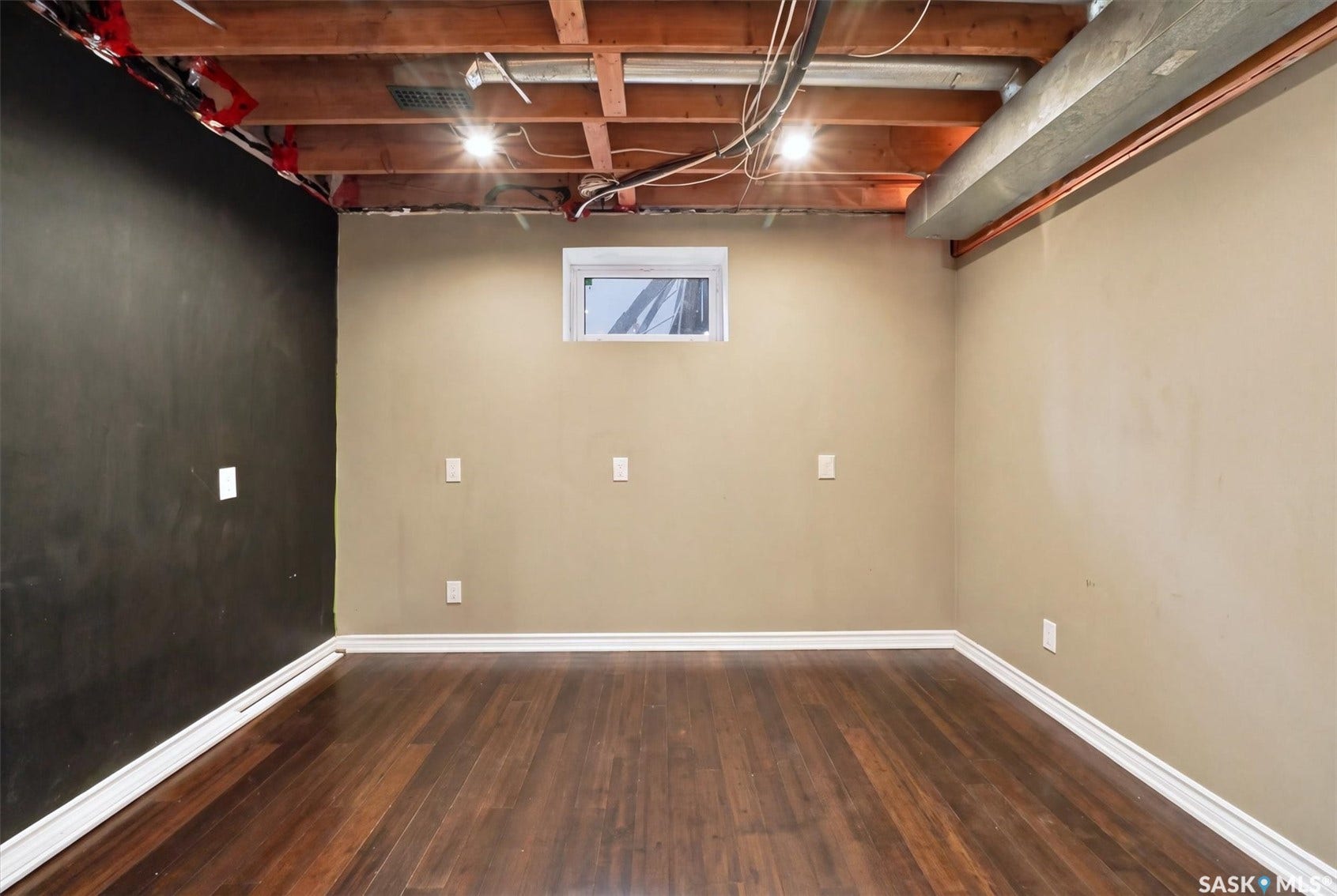 139 Neusch Crescent, Saskatoon SK S7K 7V4