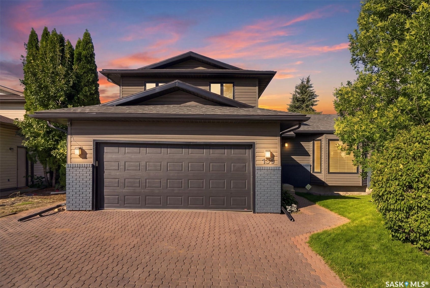 139 Neusch Crescent, Saskatoon SK S7K 7V4