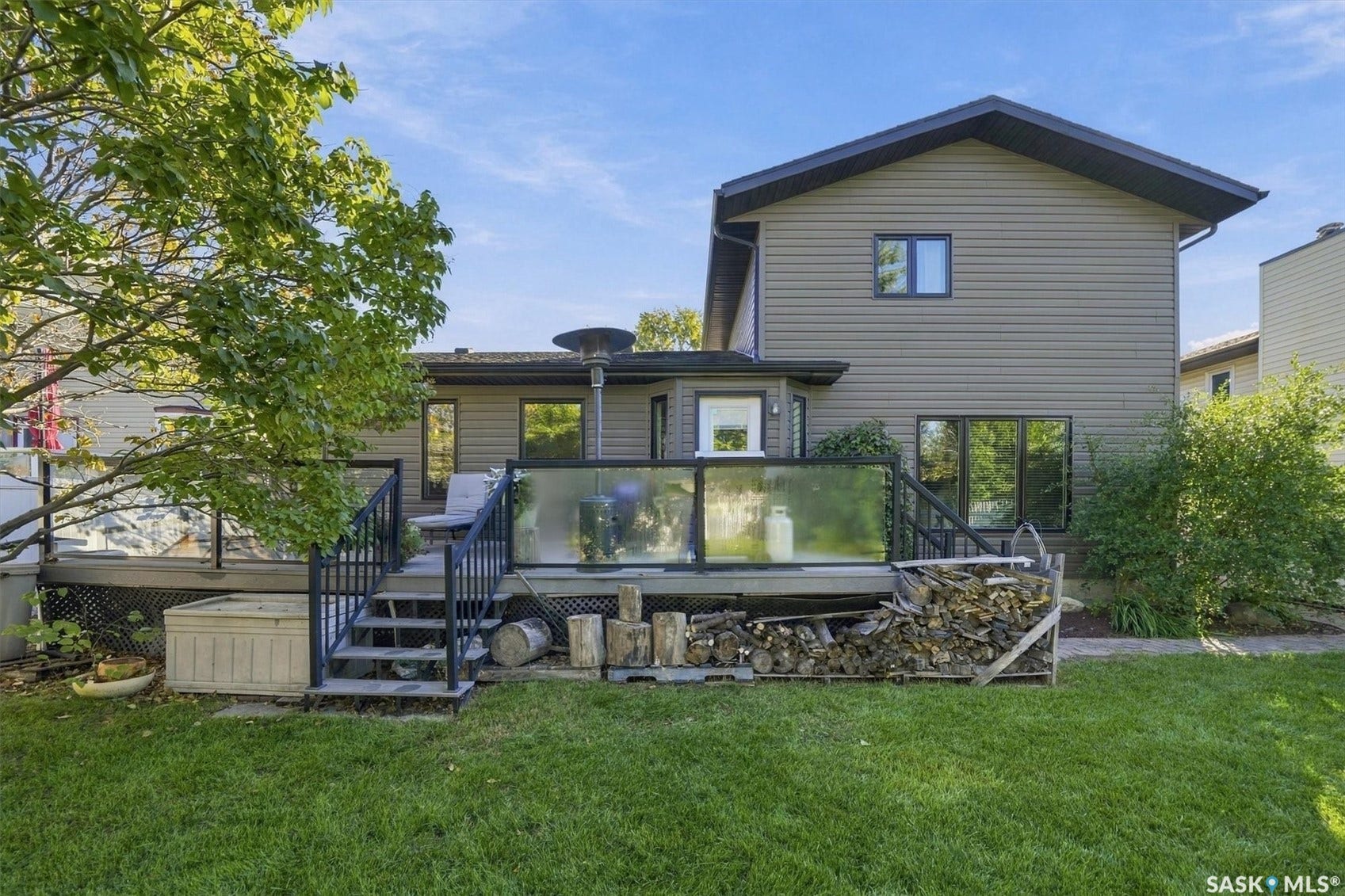 139 Neusch Crescent, Saskatoon SK S7K 7V4