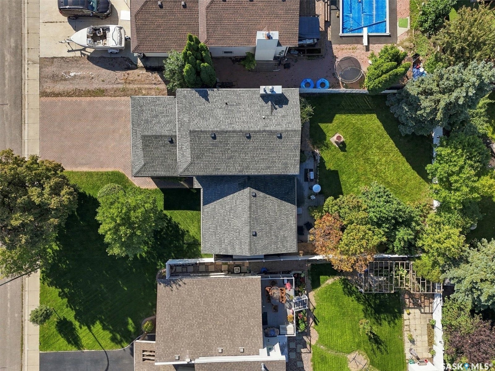 139 Neusch Crescent, Saskatoon SK S7K 7V4