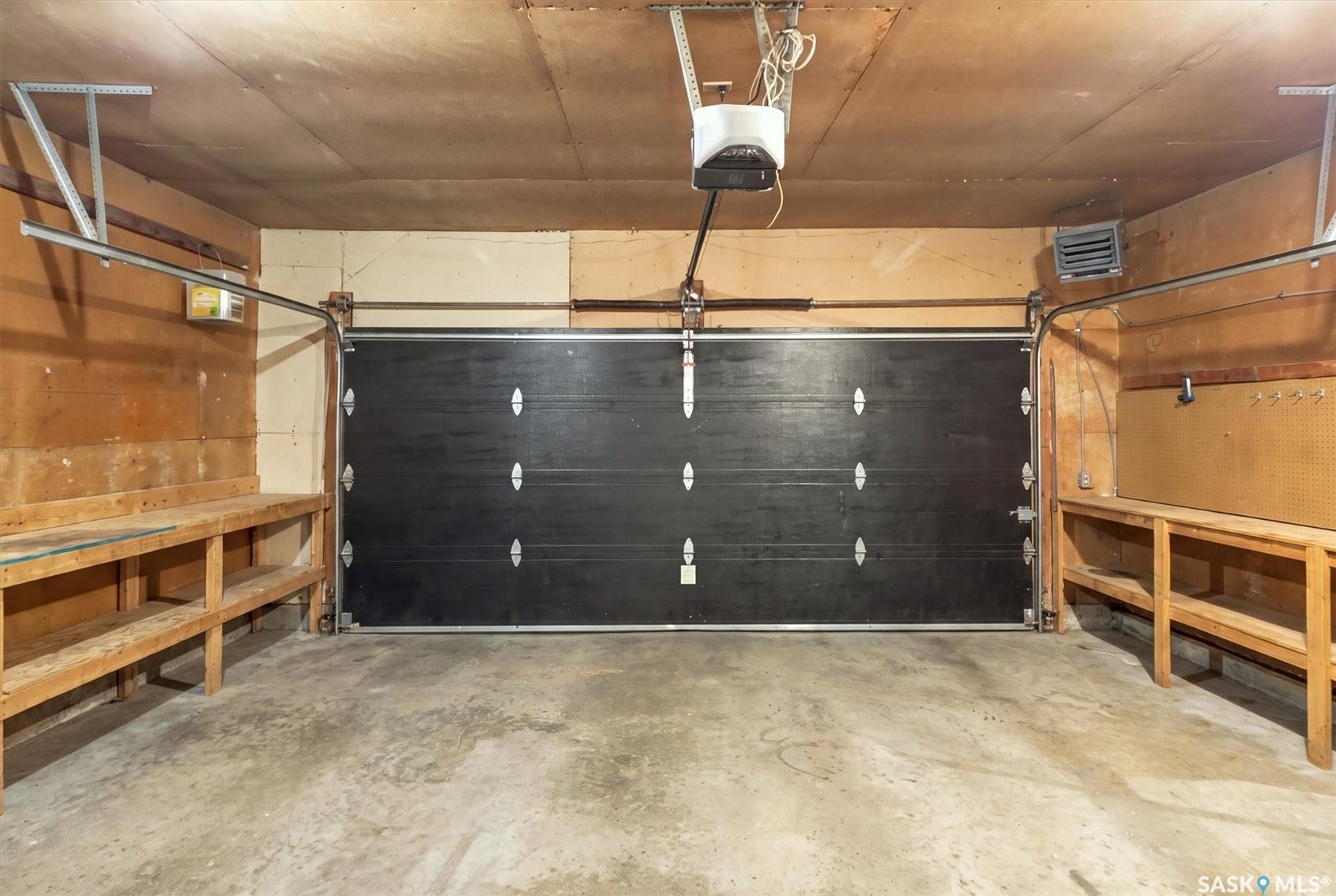 139 Neusch Crescent, Saskatoon SK S7K 7V4