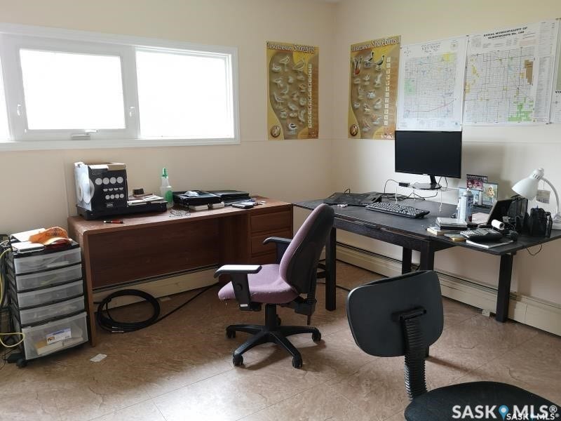 Vinyl flooring and multiple windows