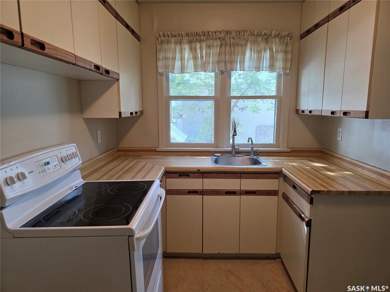 1365 PRINCESS Street, Regina SK S4T 3Y9