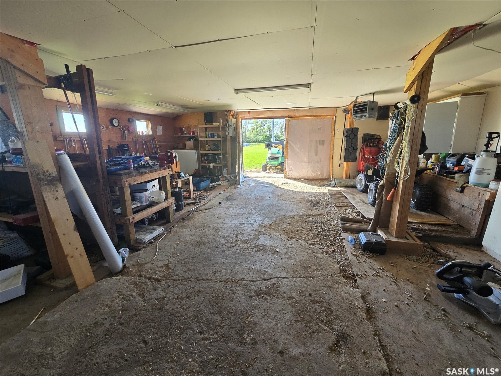 HEATED SHOP