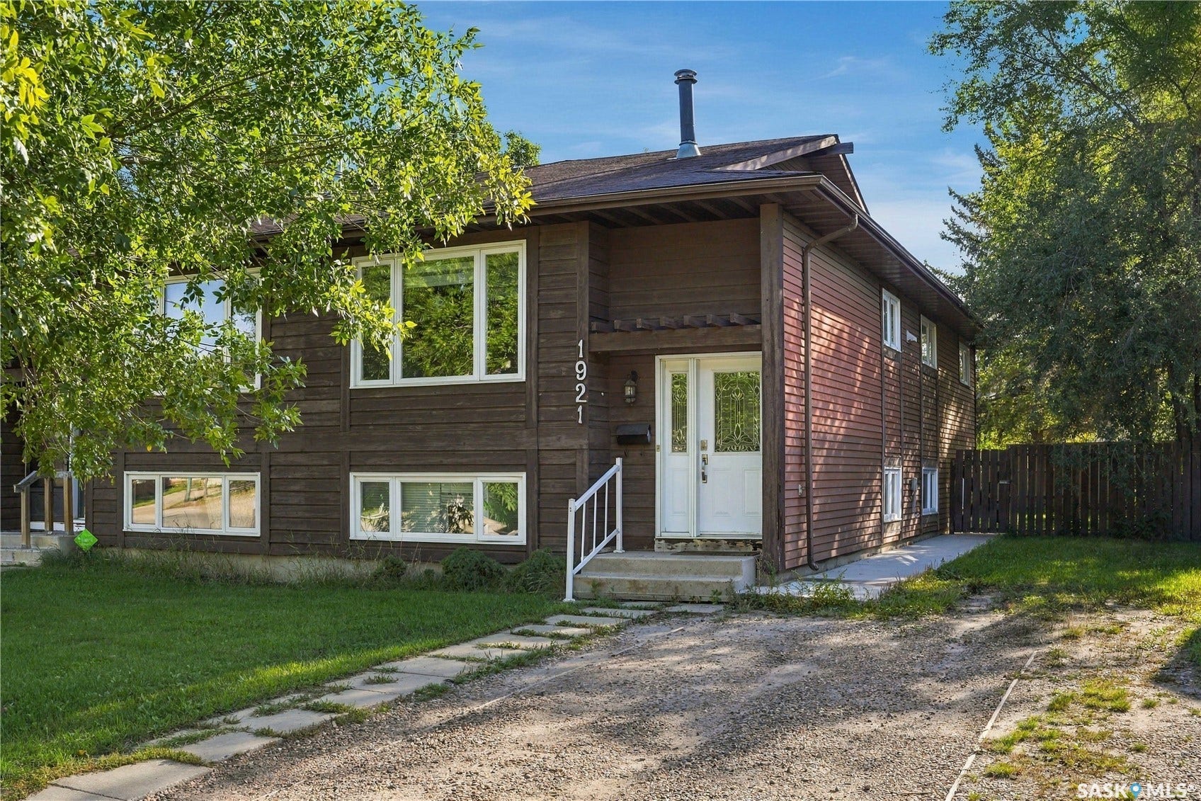 1921 McKercher Drive, Saskatoon SK S7J 3W1