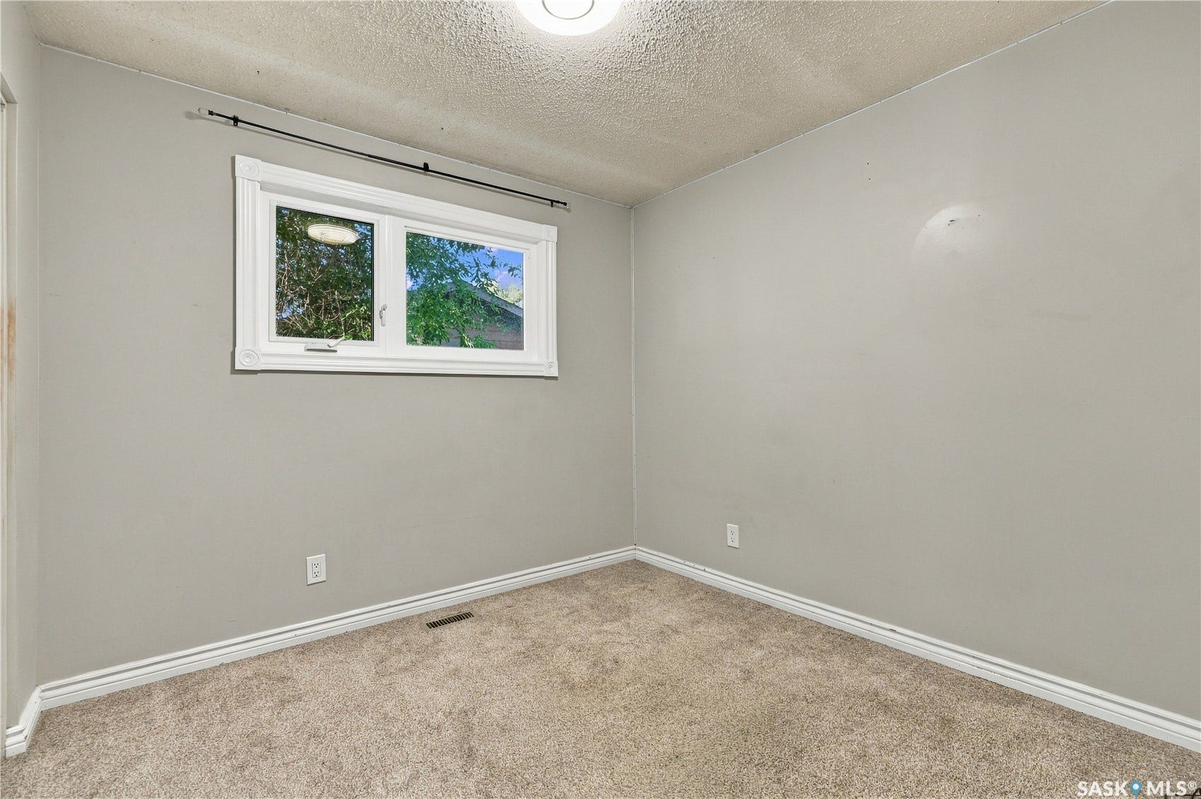 1921 McKercher Drive, Saskatoon SK S7J 3W1