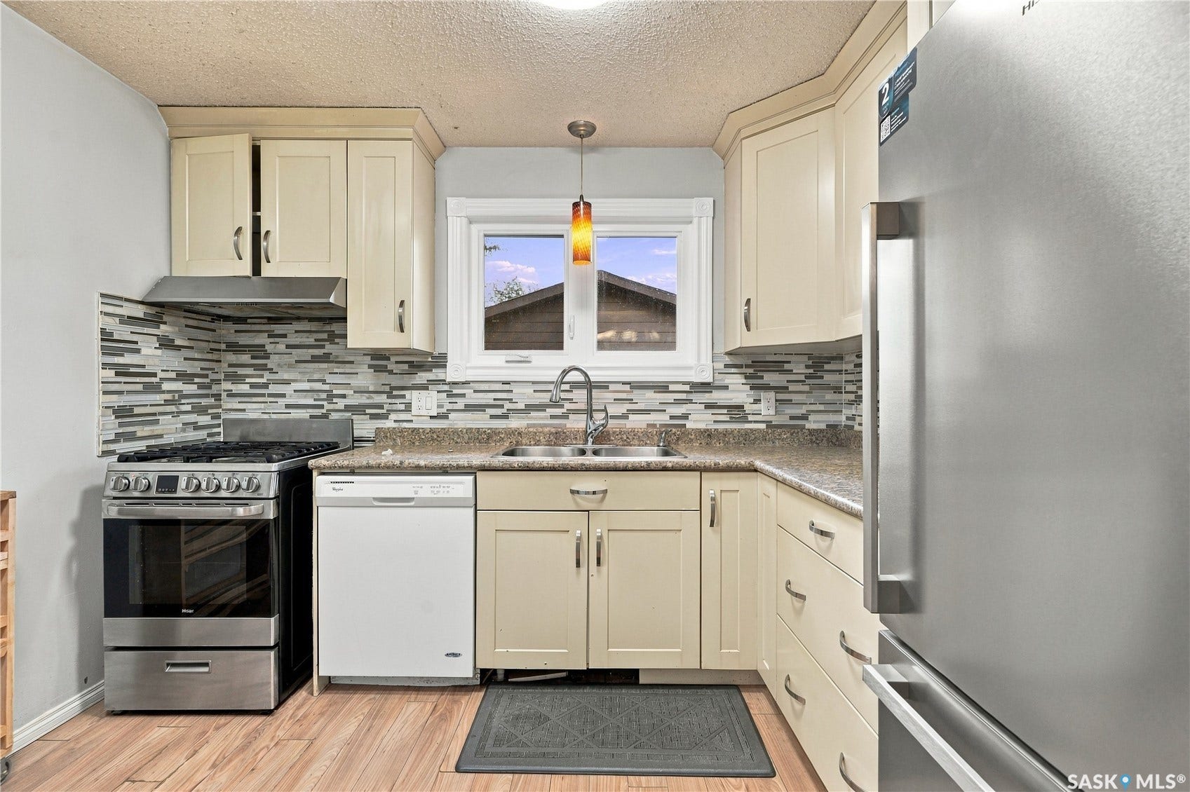 1921 McKercher Drive, Saskatoon SK S7J 3W1