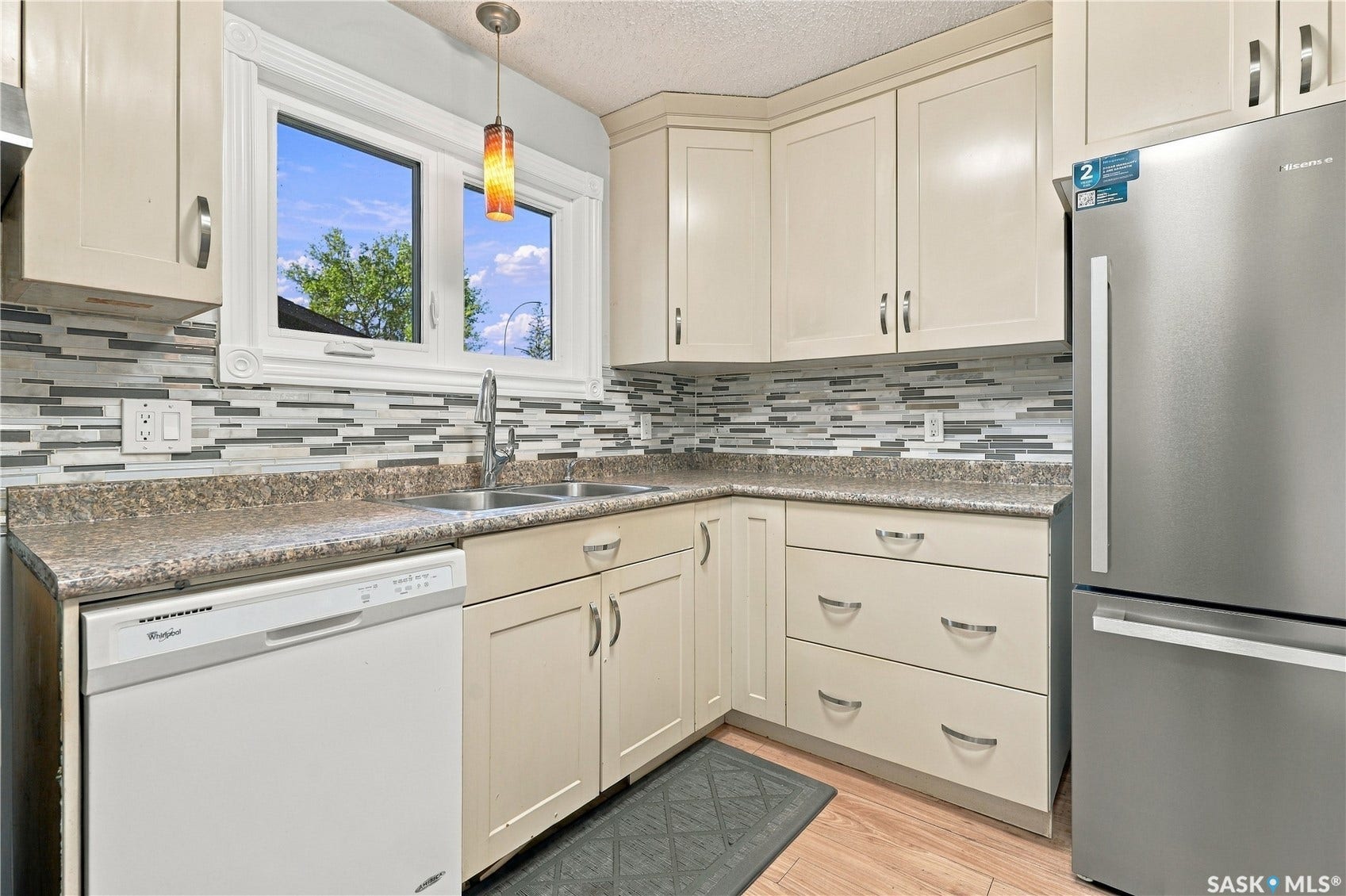 1921 McKercher Drive, Saskatoon SK S7J 3W1