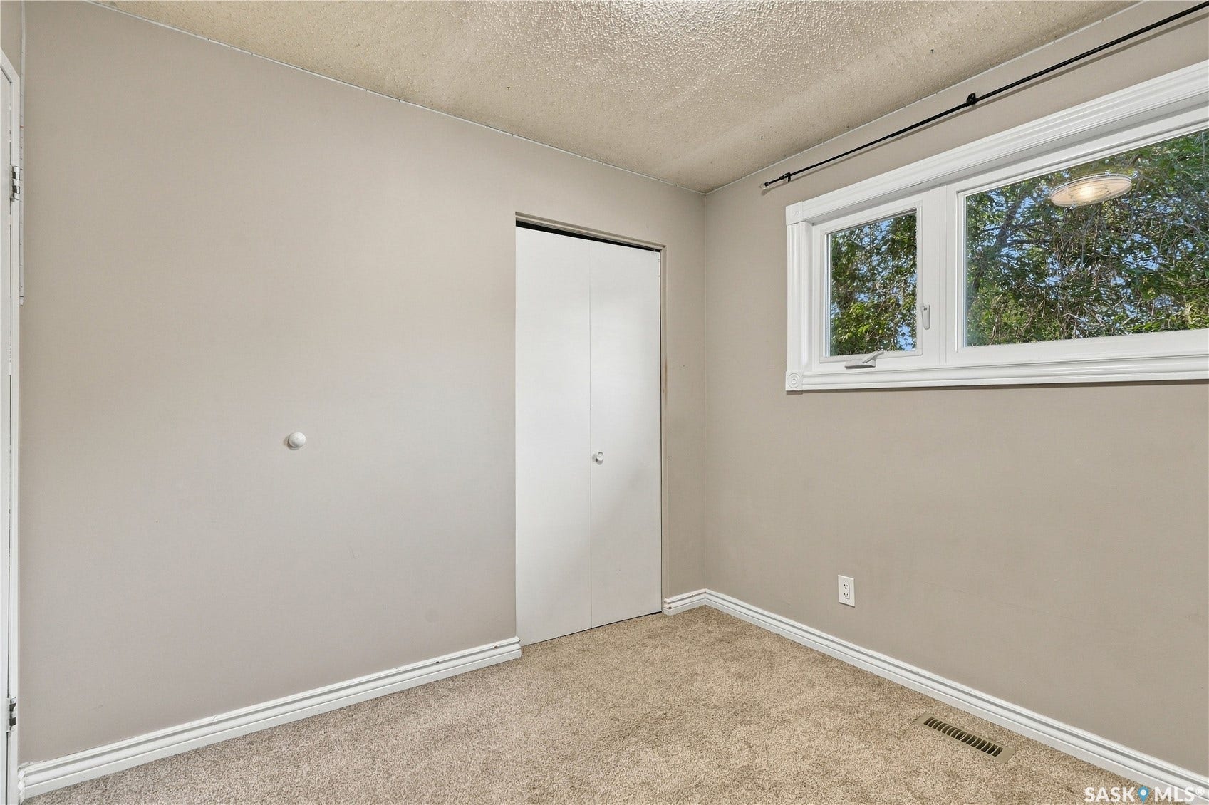 1921 McKercher Drive, Saskatoon SK S7J 3W1