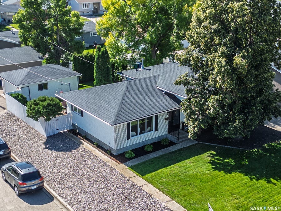 Property photo for 1403 Hochelaga Street W, Moose Jaw SK