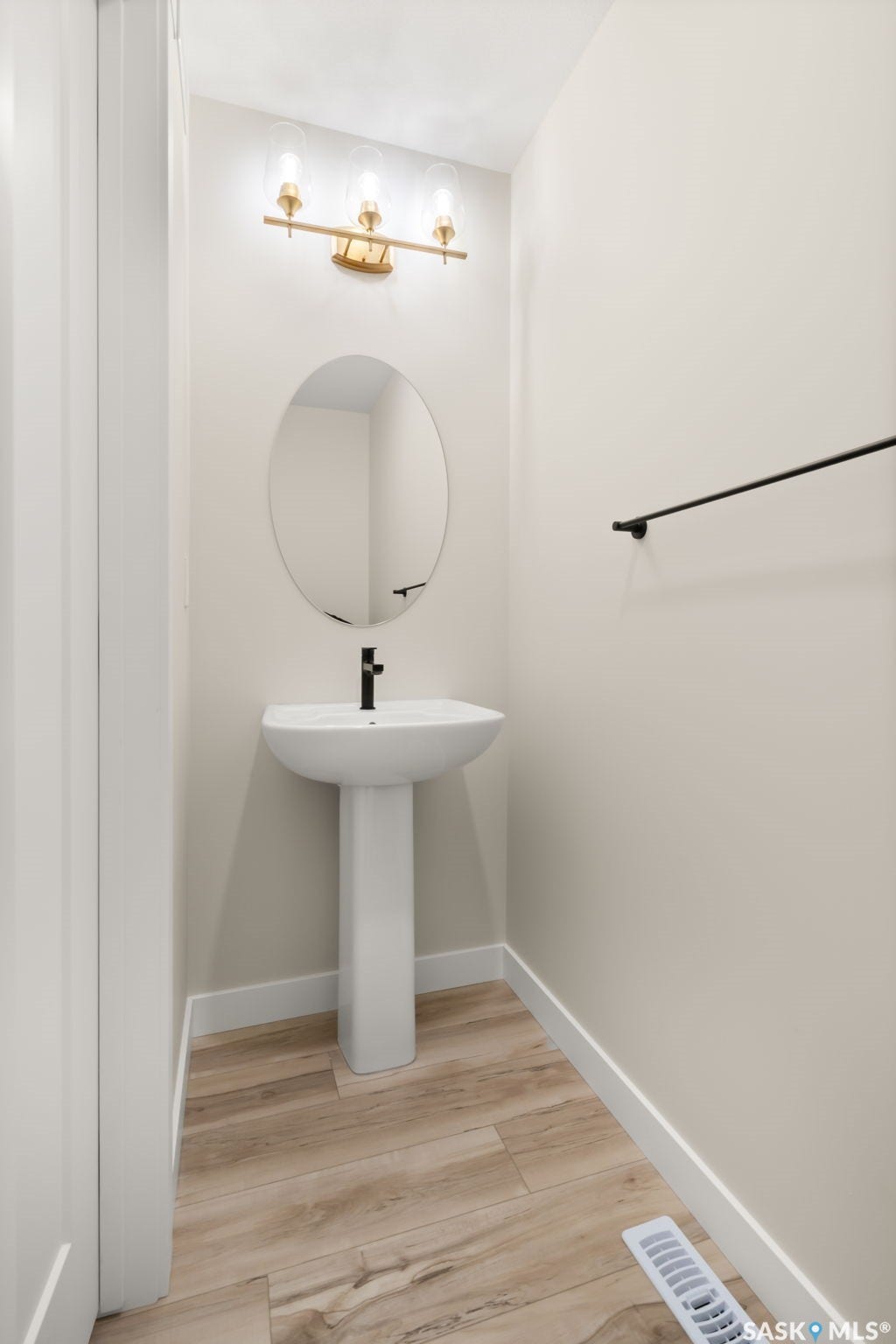 970 Yuel Bend, Saskatoon SK S7W 1N8
