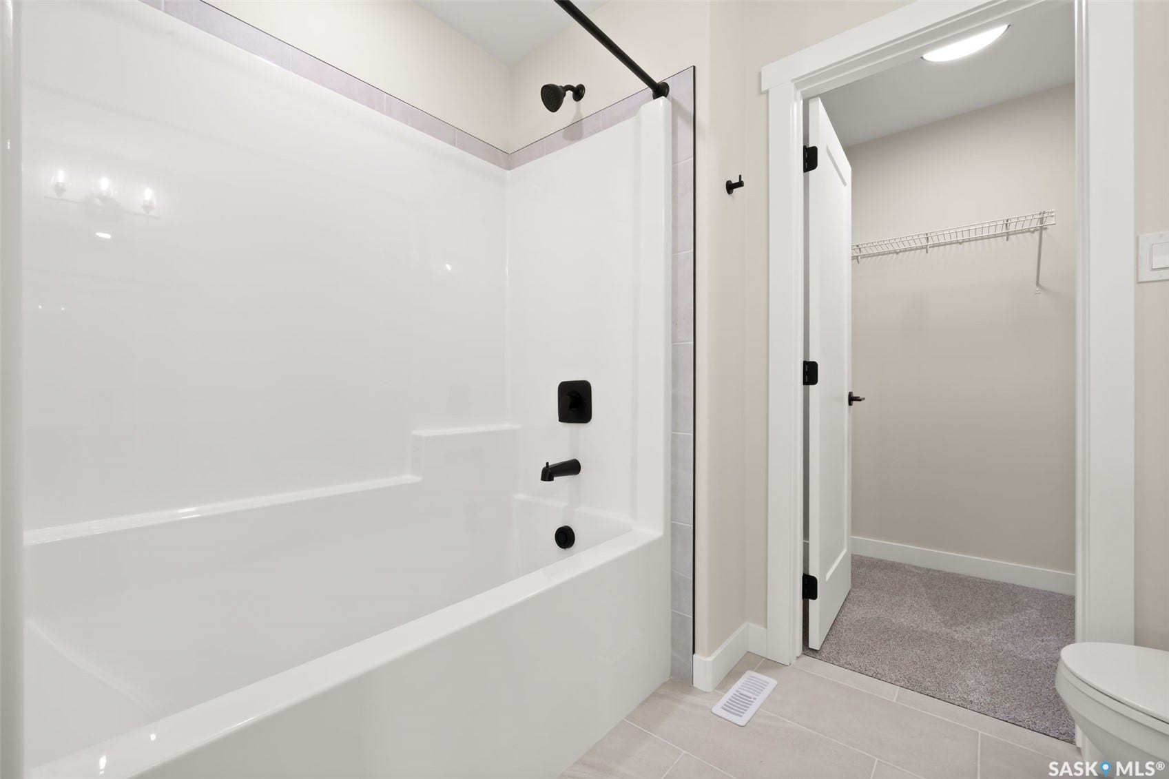 970 Yuel Bend, Saskatoon SK S7W 1N8