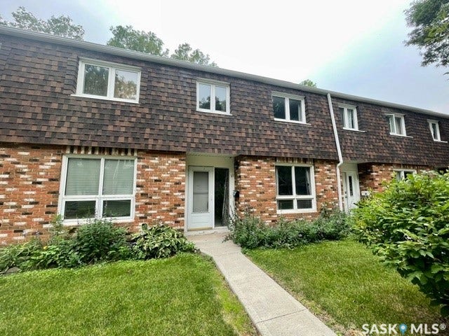 51 Spruceview Road, Regina SK S4R 0E1