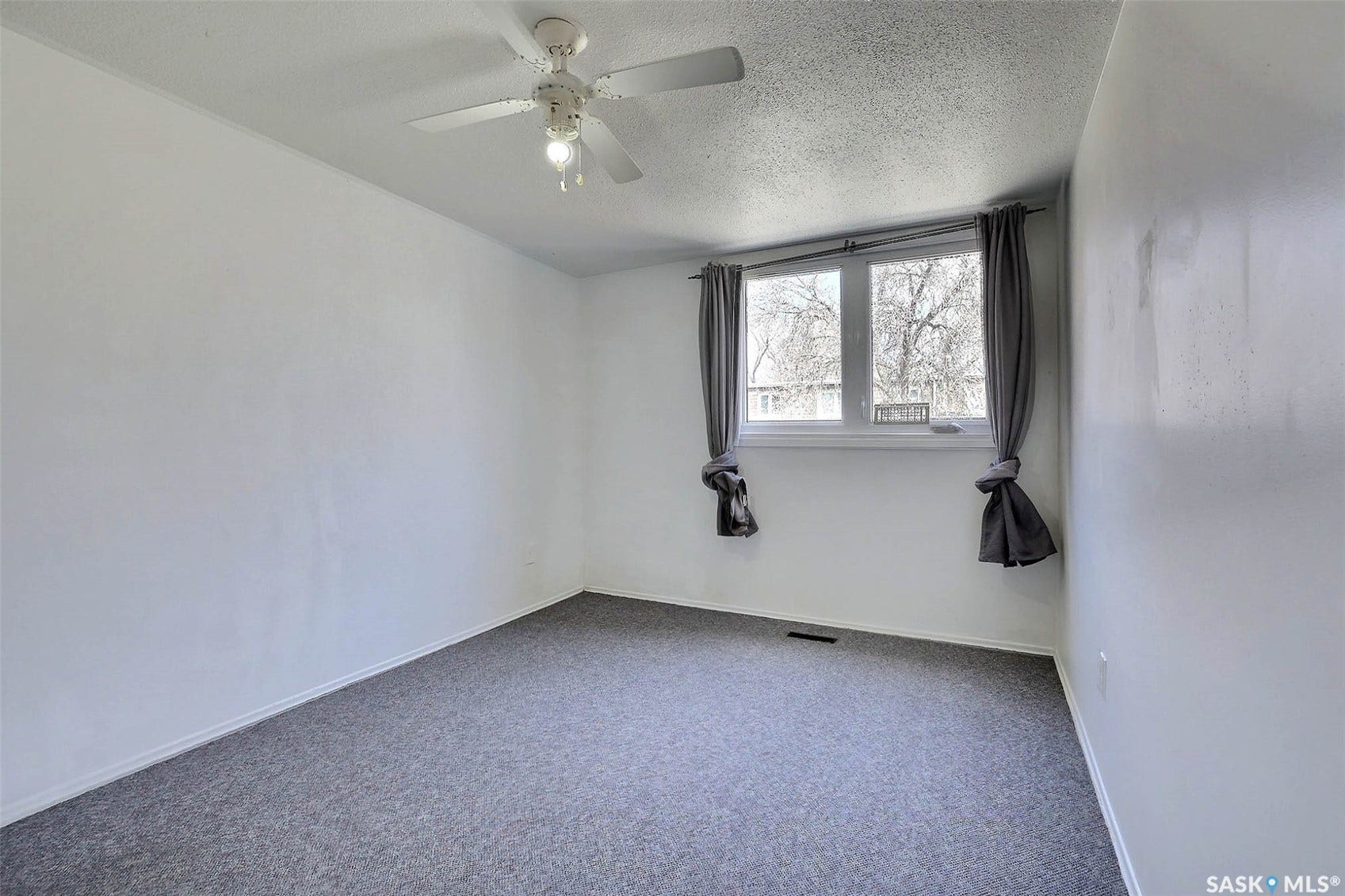 51 Spruceview Road, Regina SK S4R 0E1