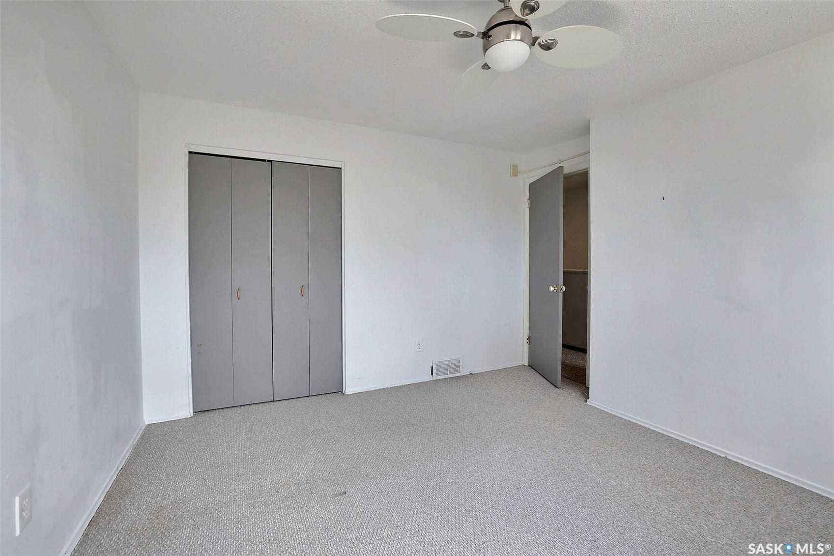 51 Spruceview Road, Regina SK S4R 0E1