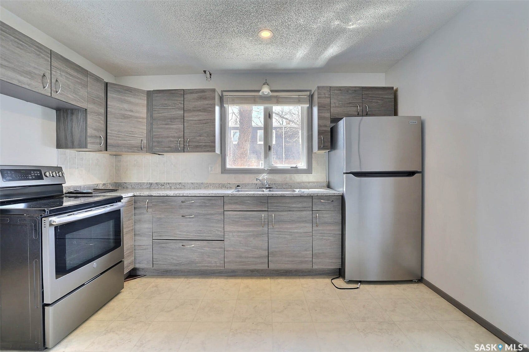 51 Spruceview Road, Regina SK S4R 0E1
