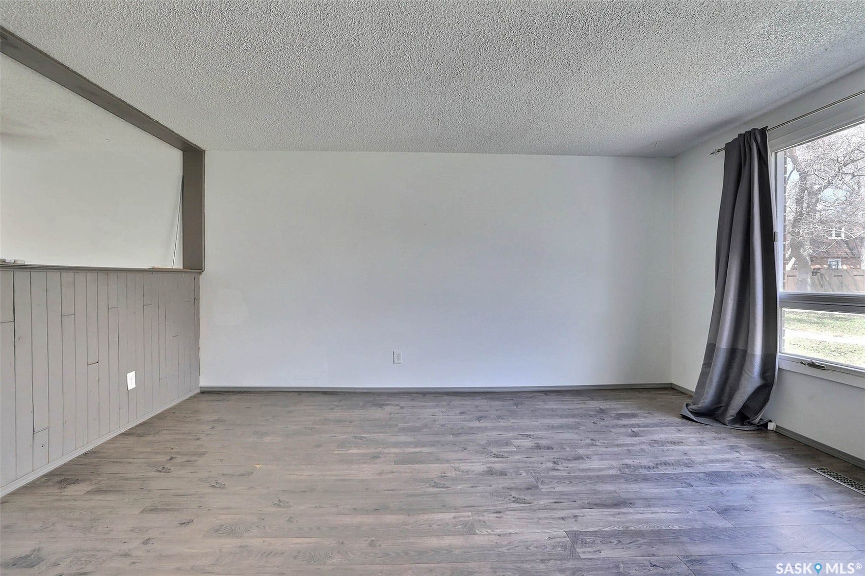 51 Spruceview Road, Regina SK S4R 0E1