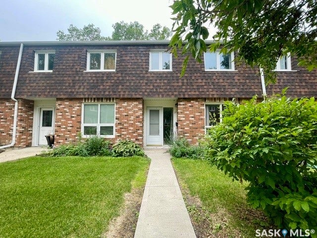 51 Spruceview Road, Regina SK S4R 0E1