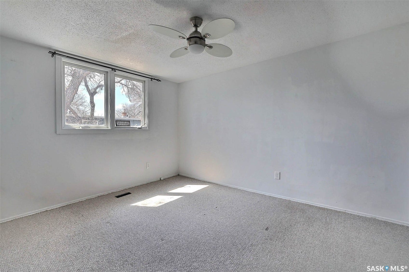 51 Spruceview Road, Regina SK S4R 0E1