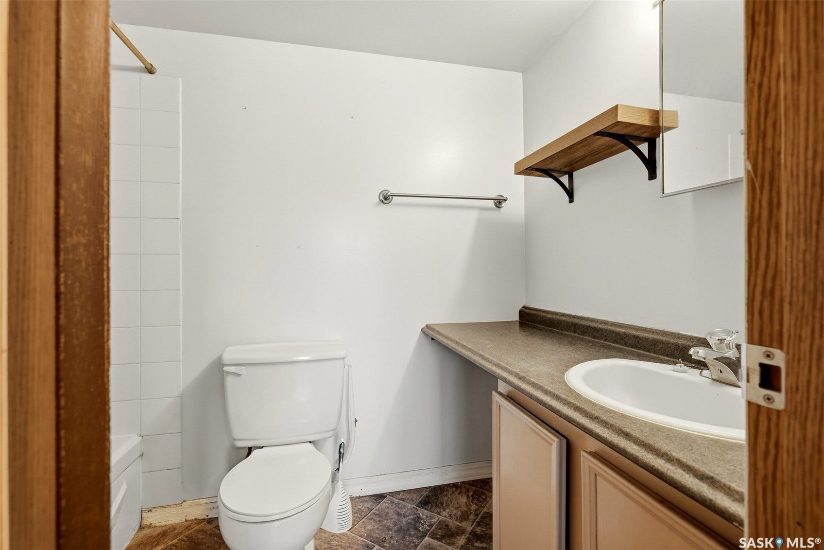51 Rodenbush Drive, #205, Regina SK S4R 8C7 51 Rodenbush Drive, #205, Regina SK S4R 8C7