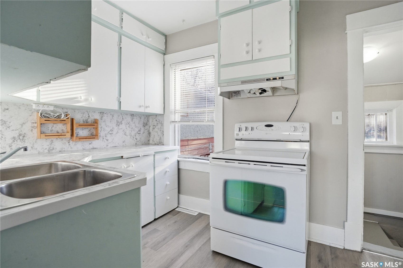 1008 Retallack Street, Regina SK S4T 2H3 1008 Retallack Street, Regina SK S4T 2H3
