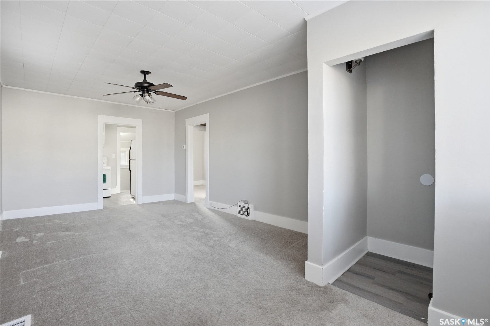 1008 Retallack Street, Regina SK S4T 2H3 1008 Retallack Street, Regina SK S4T 2H3