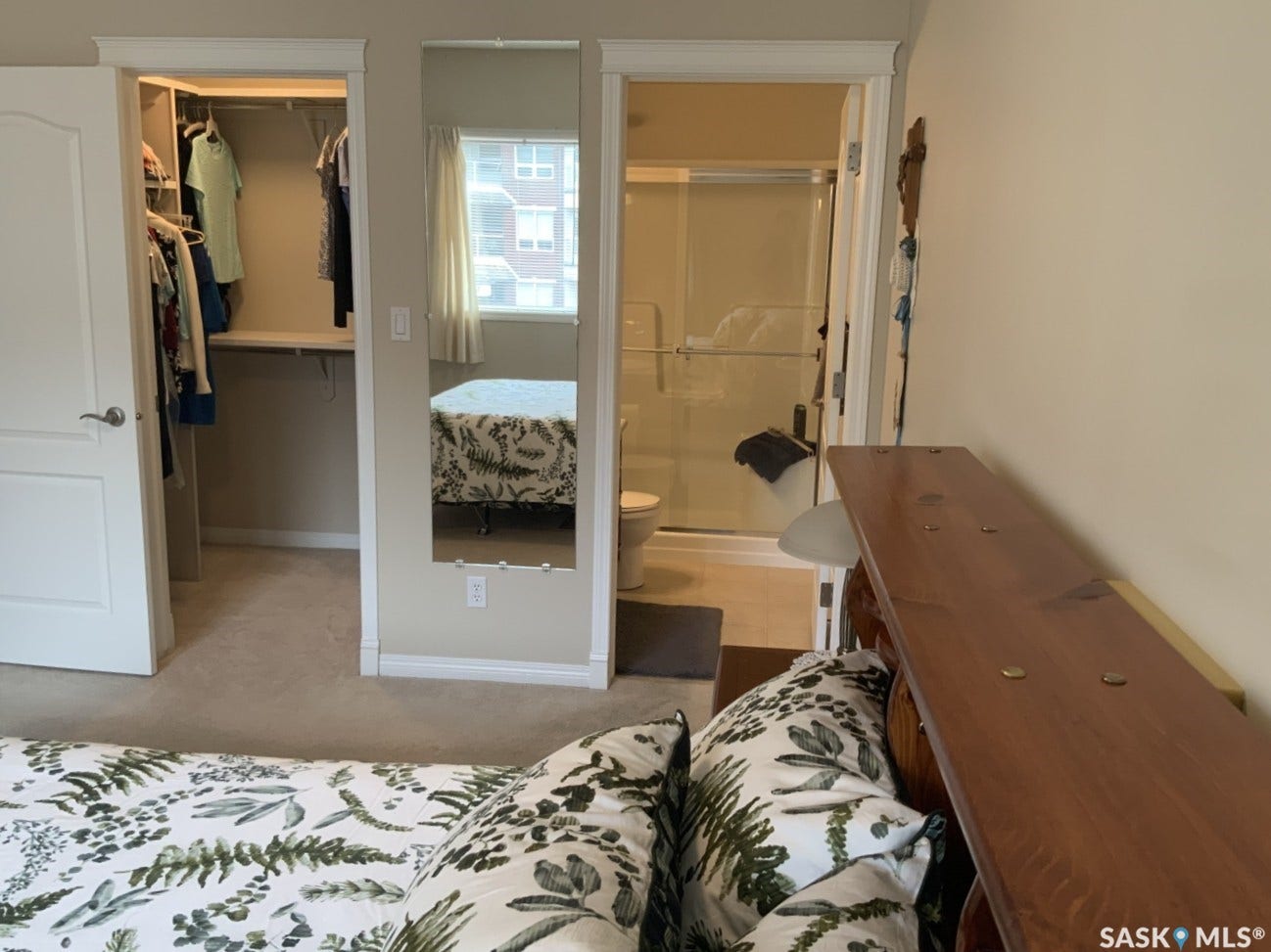 Walk-in closet with integrated shelving