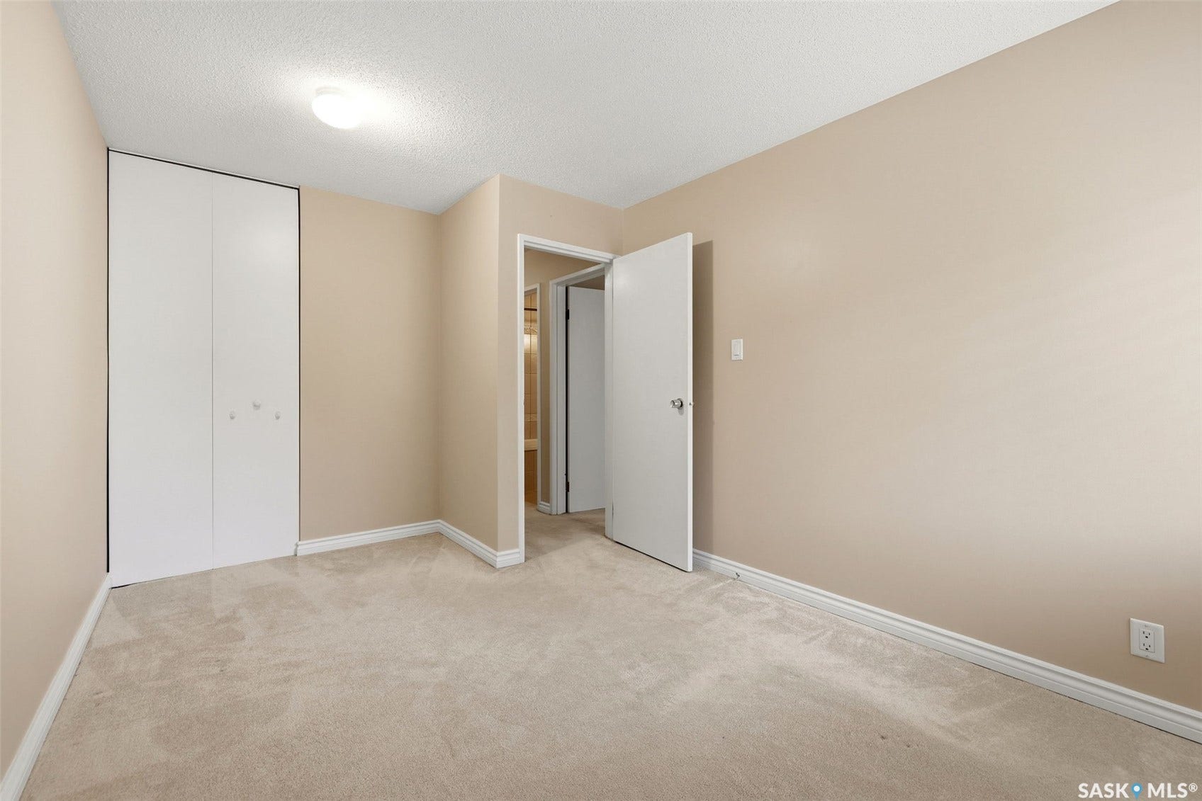 1508 Jubilee Avenue, Regina SK S4S 3T2