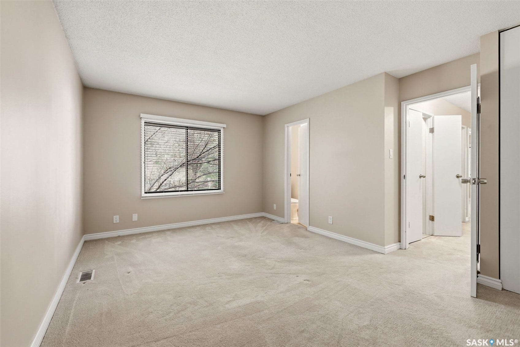 1508 Jubilee Avenue, Regina SK S4S 3T2
