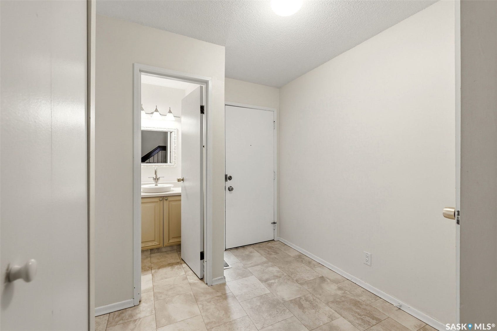 1508 Jubilee Avenue, Regina SK S4S 3T2