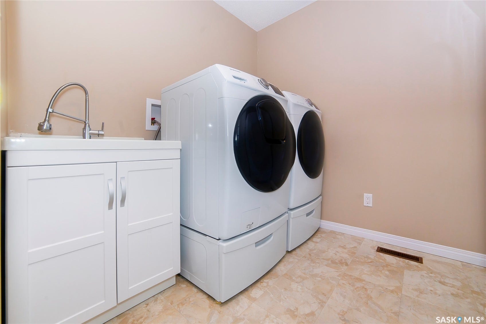3415 Calder Crescent, #8, Saskatoon SK S7J 4Z9