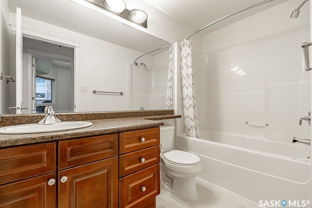 106 Armistice Way, #113, Saskatoon SK S7J 2H4