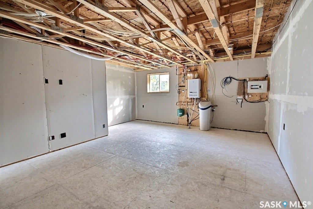 201 10th Street E, Prince Albert SK S6V 0Y8