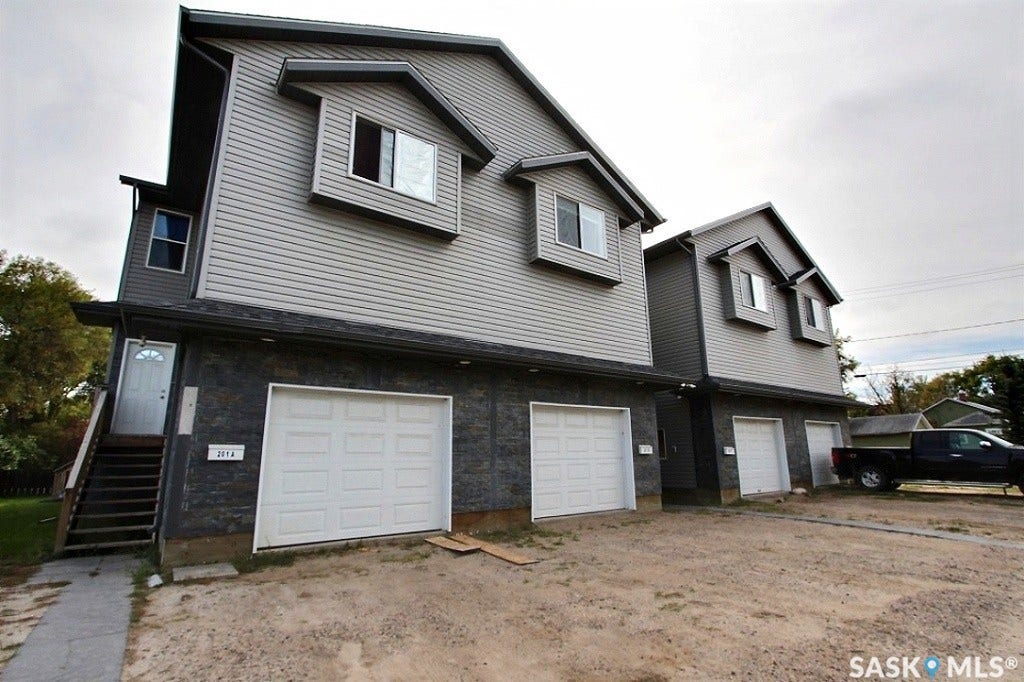 201 10th Street E, Prince Albert SK S6V 0Y8