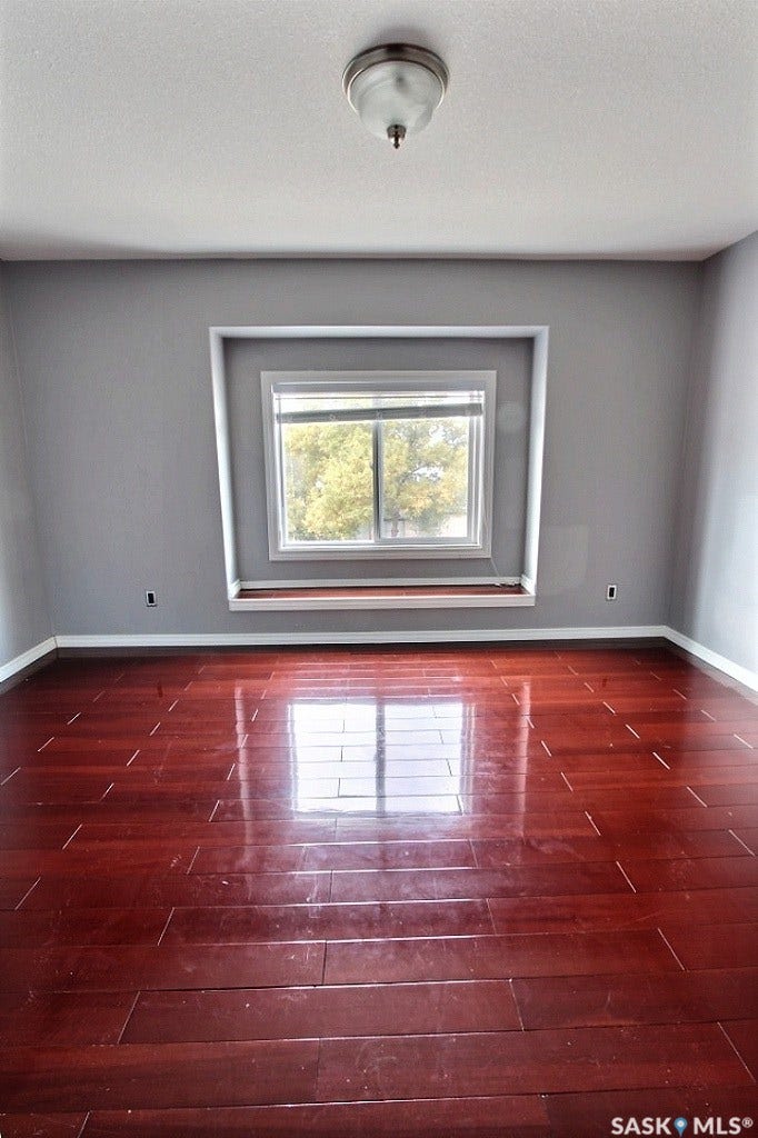201 10th Street E, Prince Albert SK S6V 0Y8