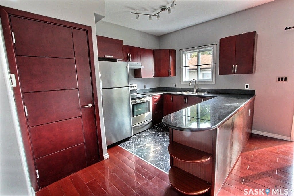 201 10th Street E, Prince Albert SK S6V 0Y8