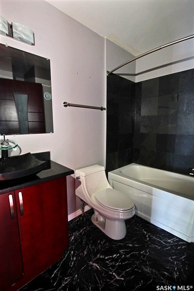 201 10th Street E, Prince Albert SK S6V 0Y8