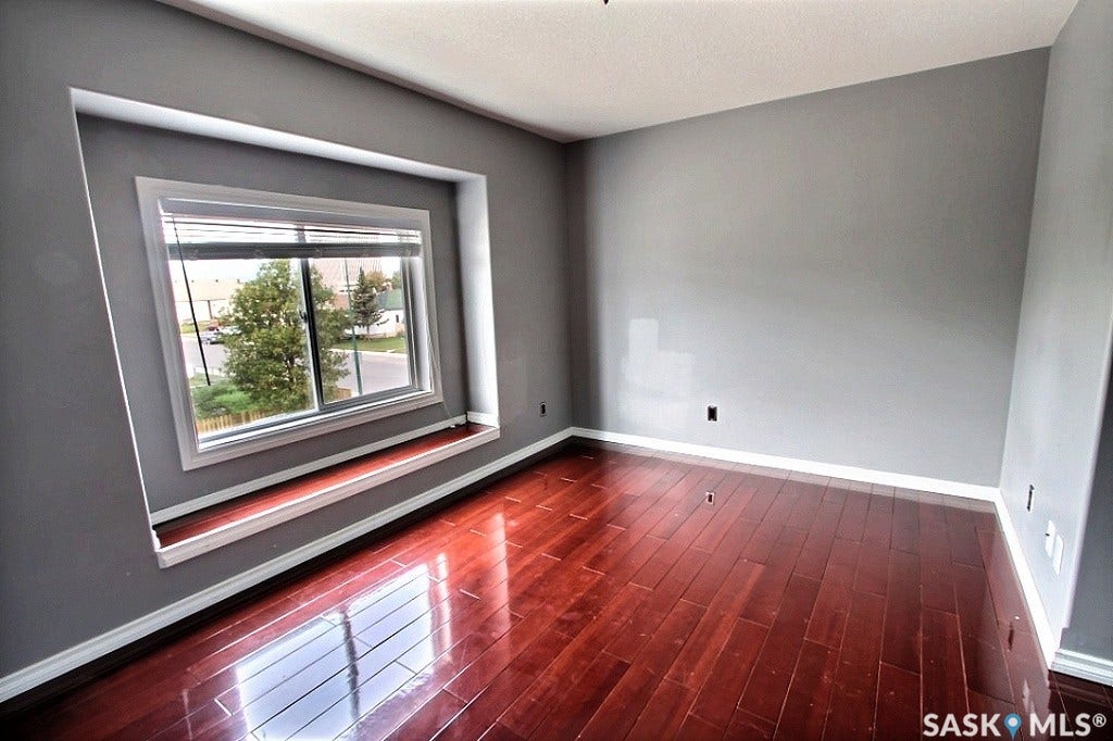 201 10th Street E, Prince Albert SK S6V 0Y8