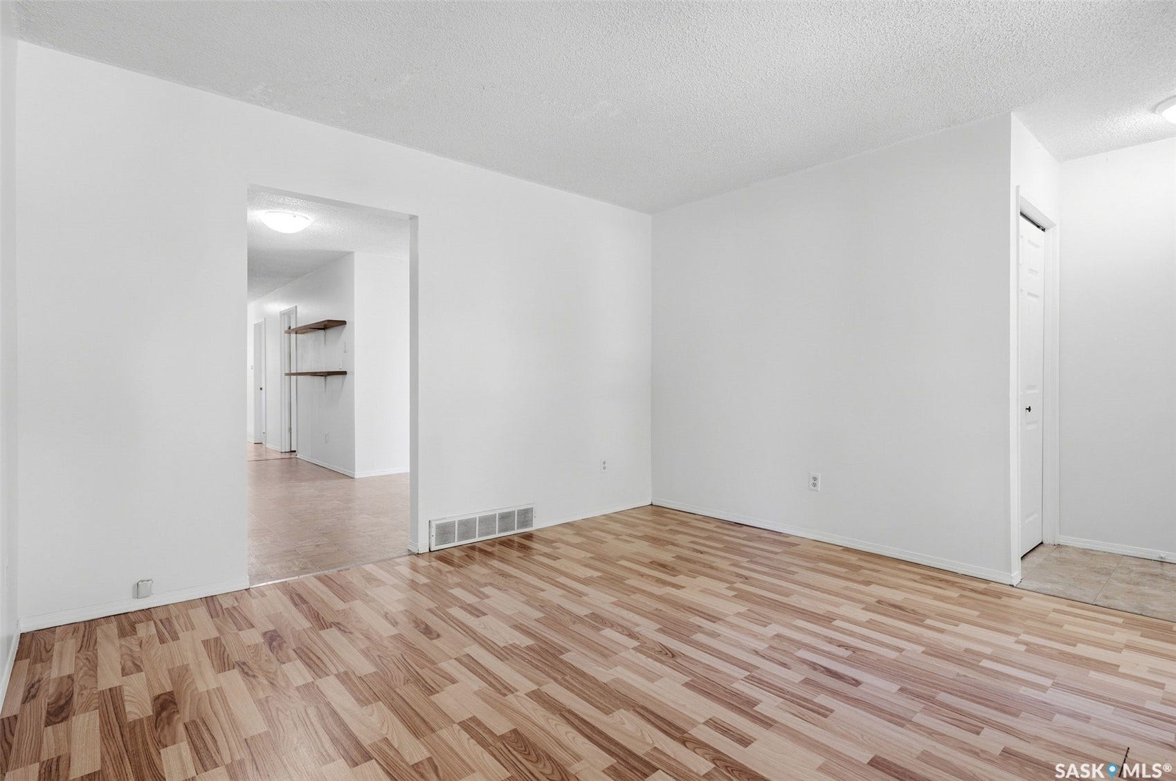 185 Thomson Avenue, Regina SK S4N 5L2