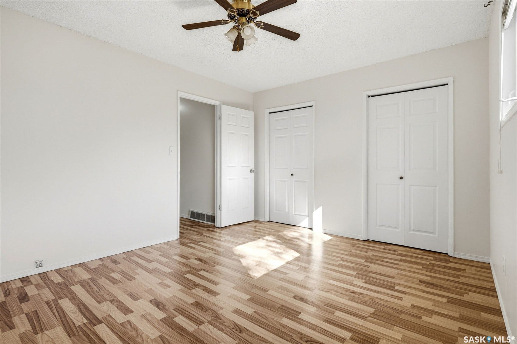 185 Thomson Avenue, Regina SK S4N 5L2