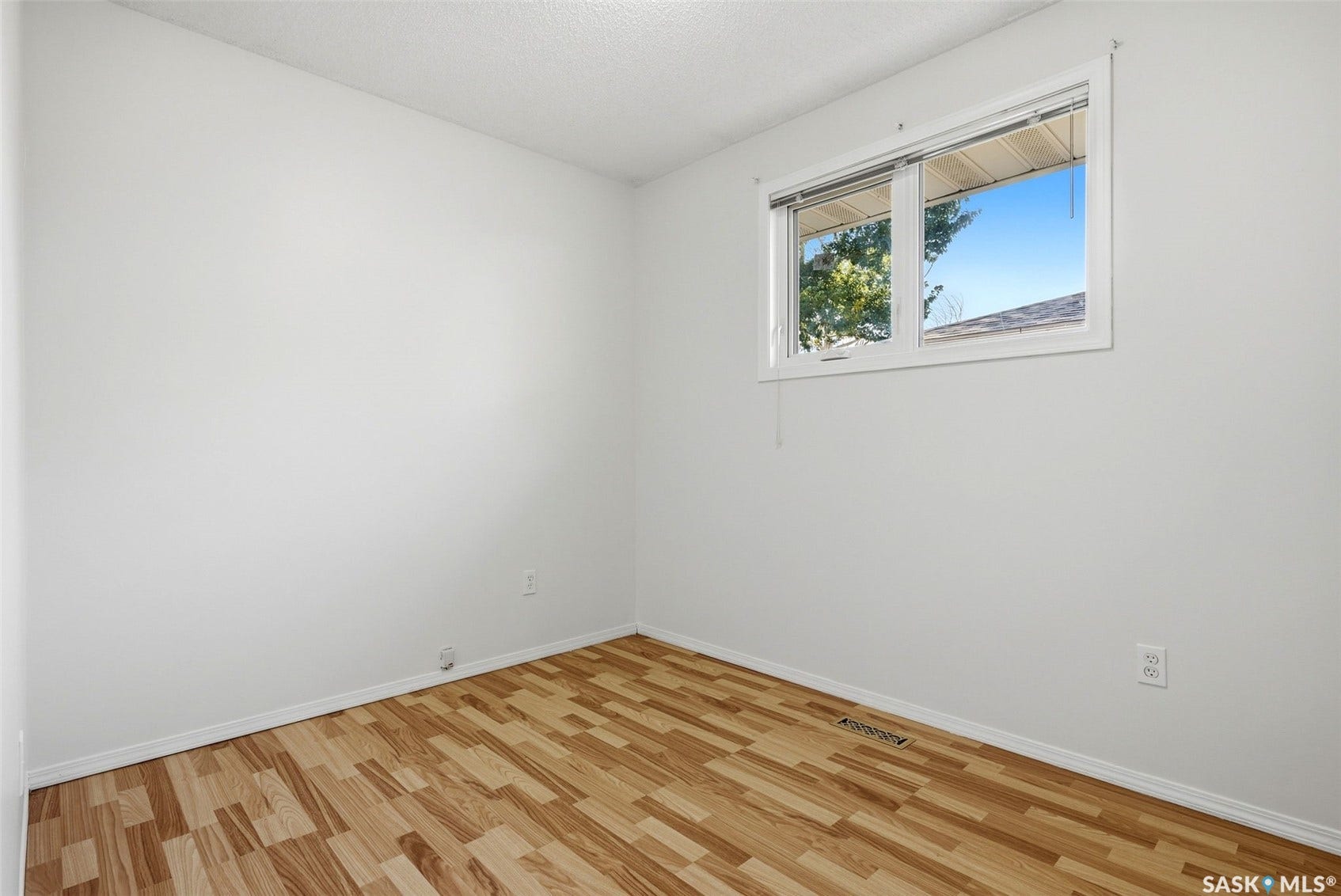 185 Thomson Avenue, Regina SK S4N 5L2
