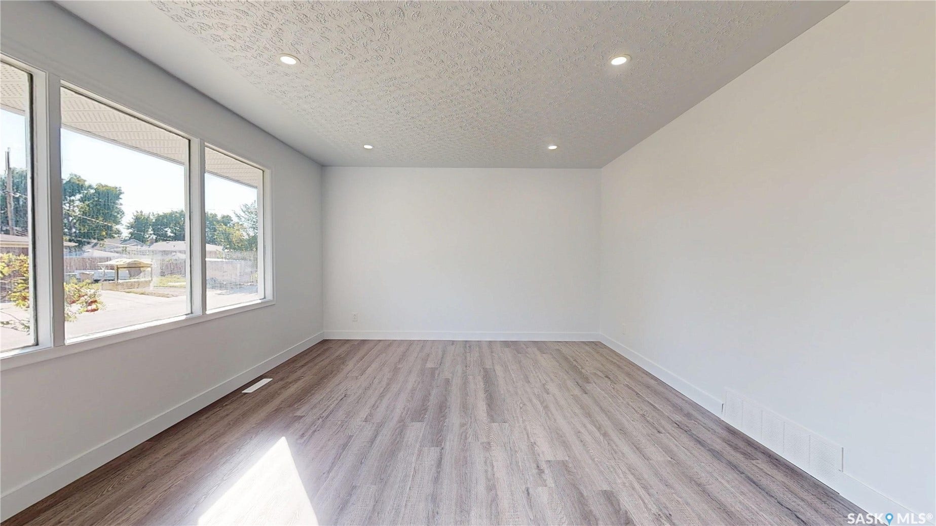 1020 9th Avenue E, Regina SK S4N 0H3