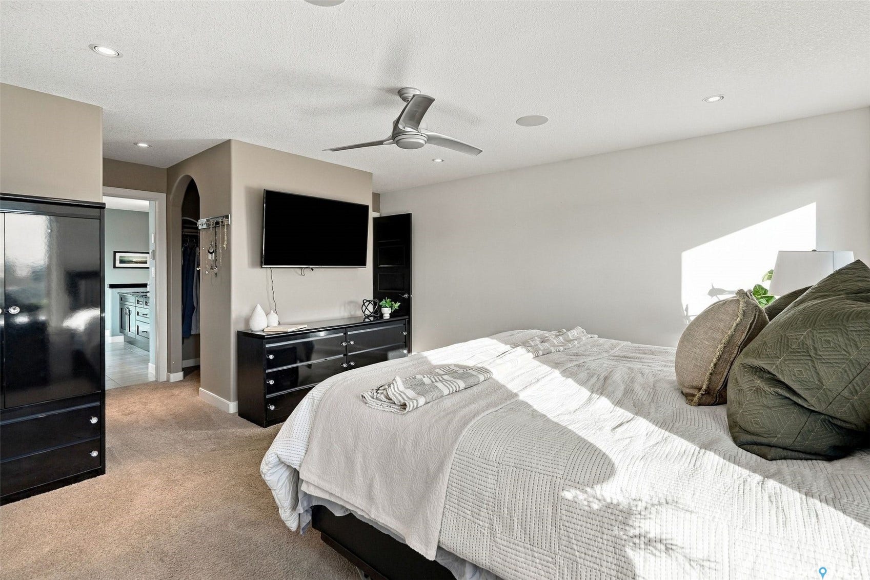 4414 Sandpiper Crescent E, Regina SK S4V 1N3 4414 Sandpiper Crescent E, Regina SK S4V 1N3