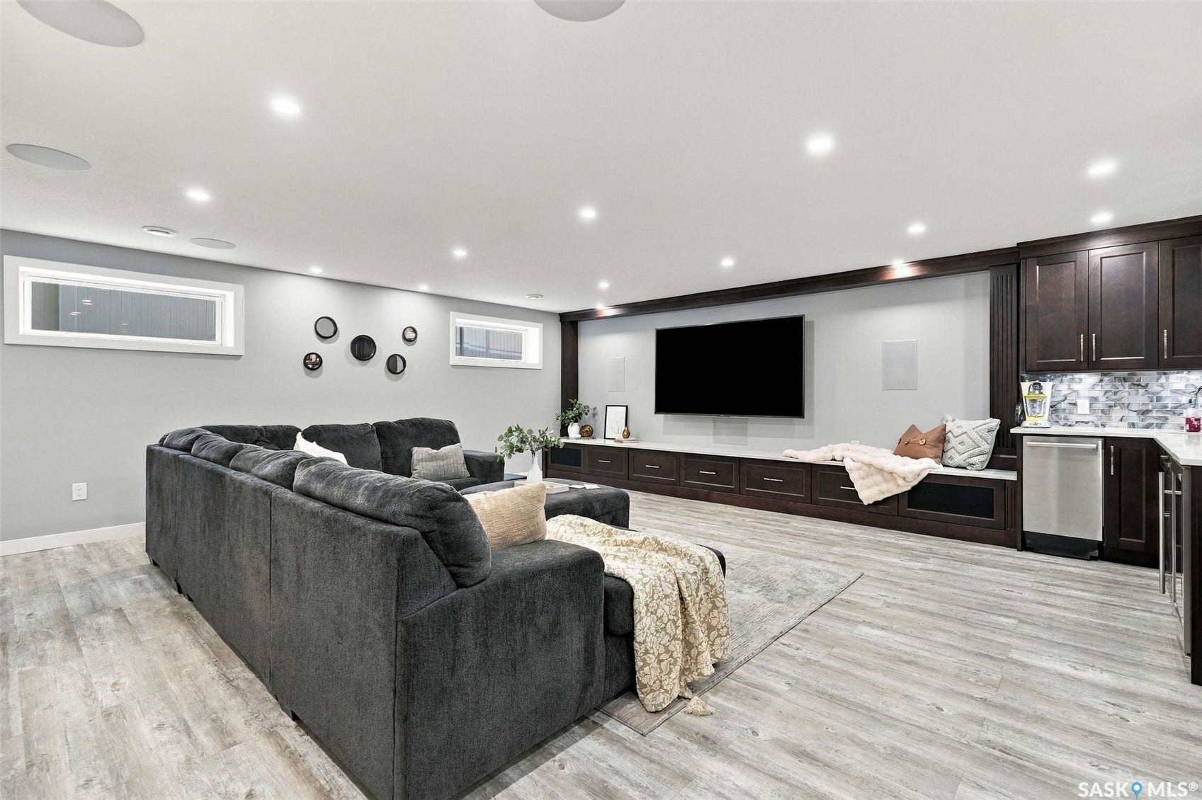 4414 Sandpiper Crescent E, Regina SK S4V 1N3 4414 Sandpiper Crescent E, Regina SK S4V 1N3