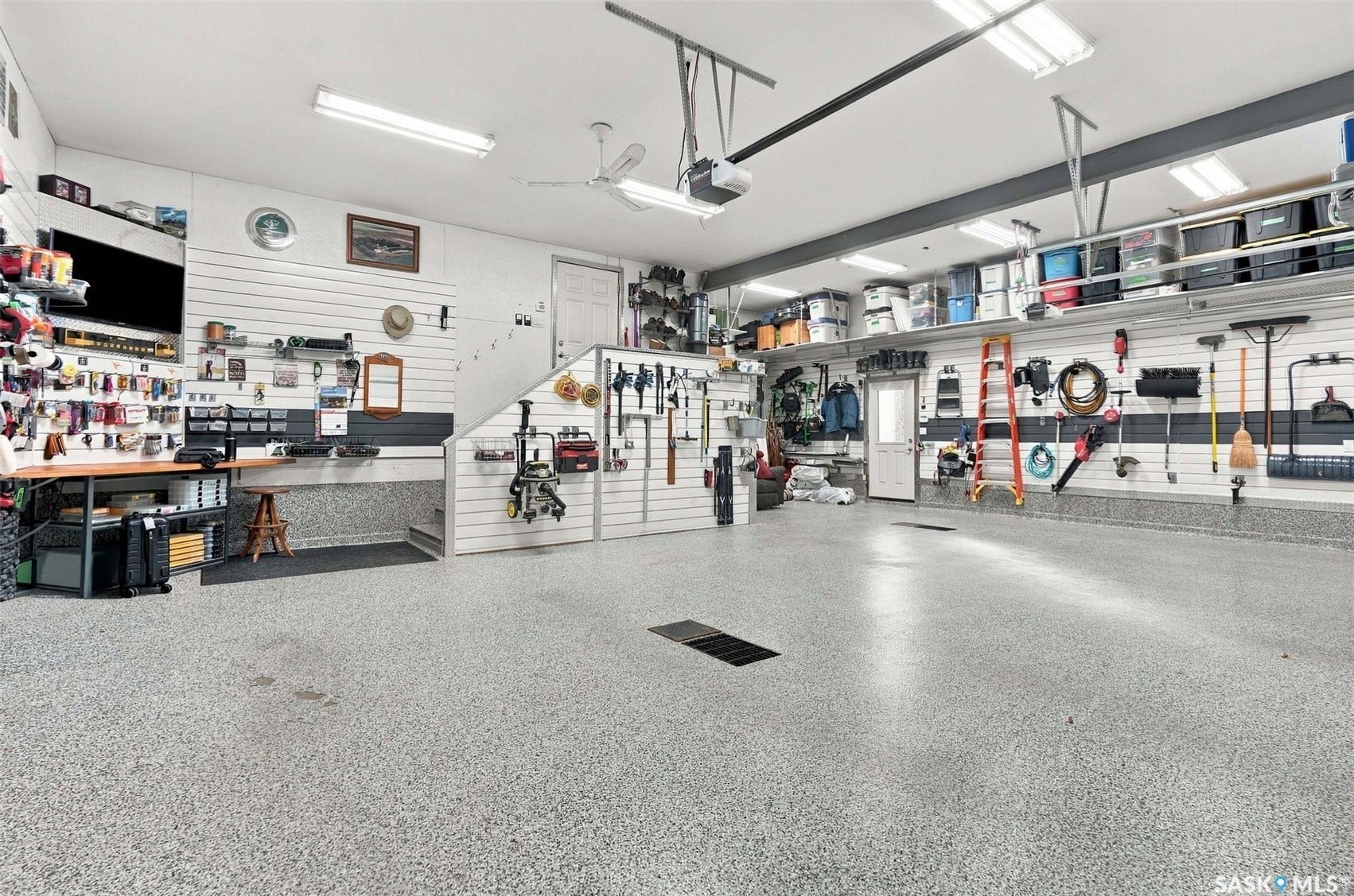 4414 Sandpiper Crescent E, Regina SK S4V 1N3 4414 Sandpiper Crescent E, Regina SK S4V 1N3