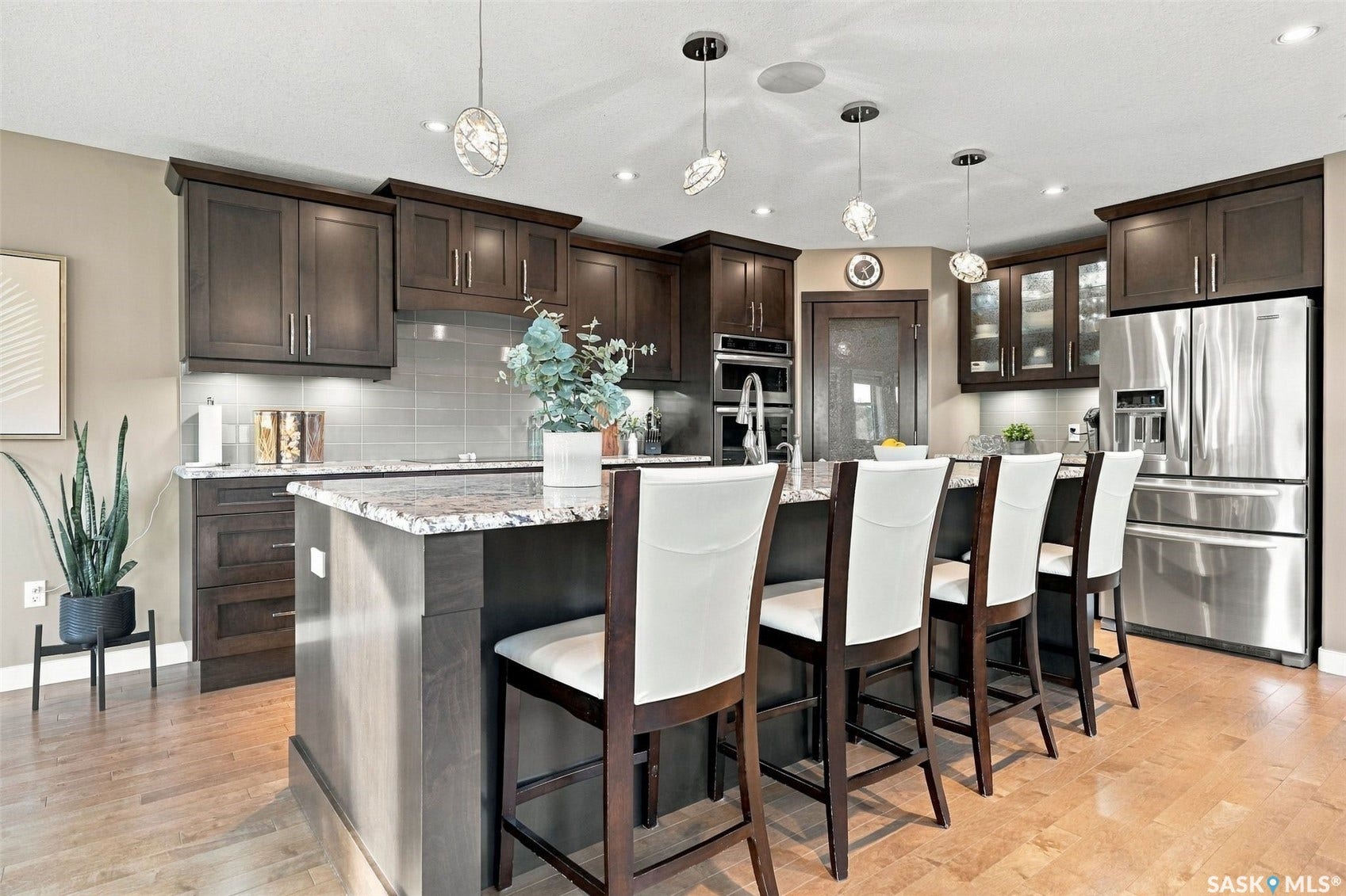 4414 Sandpiper Crescent E, Regina SK S4V 1N3 4414 Sandpiper Crescent E, Regina SK S4V 1N3