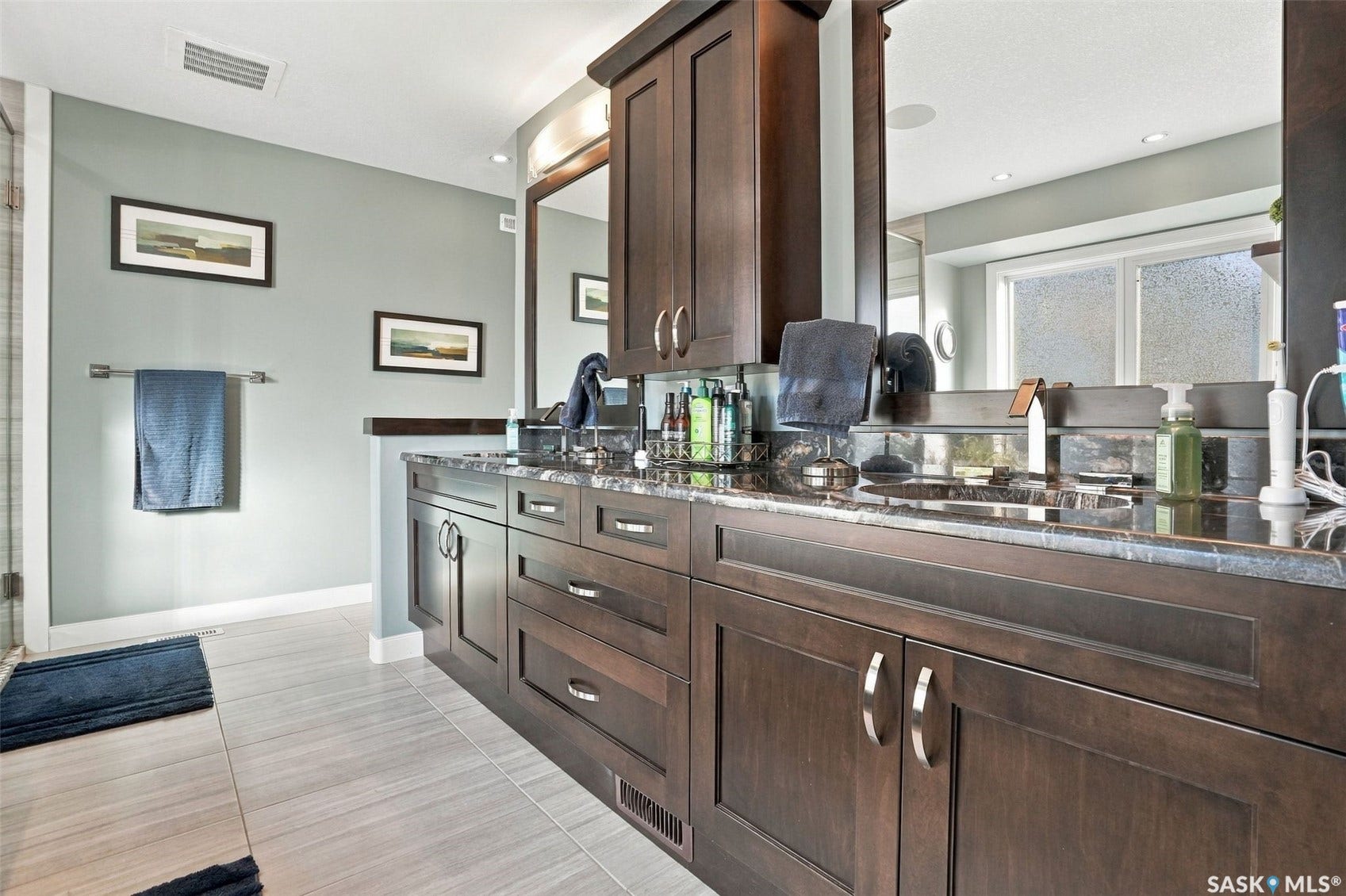 4414 Sandpiper Crescent E, Regina SK S4V 1N3 4414 Sandpiper Crescent E, Regina SK S4V 1N3