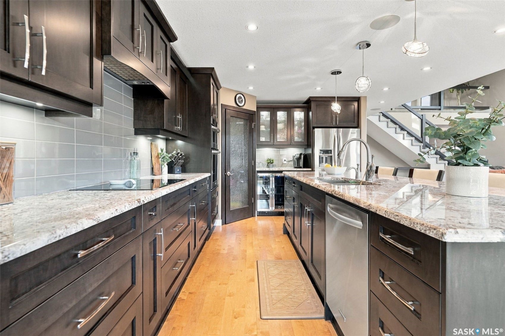 4414 Sandpiper Crescent E, Regina SK S4V 1N3 4414 Sandpiper Crescent E, Regina SK S4V 1N3
