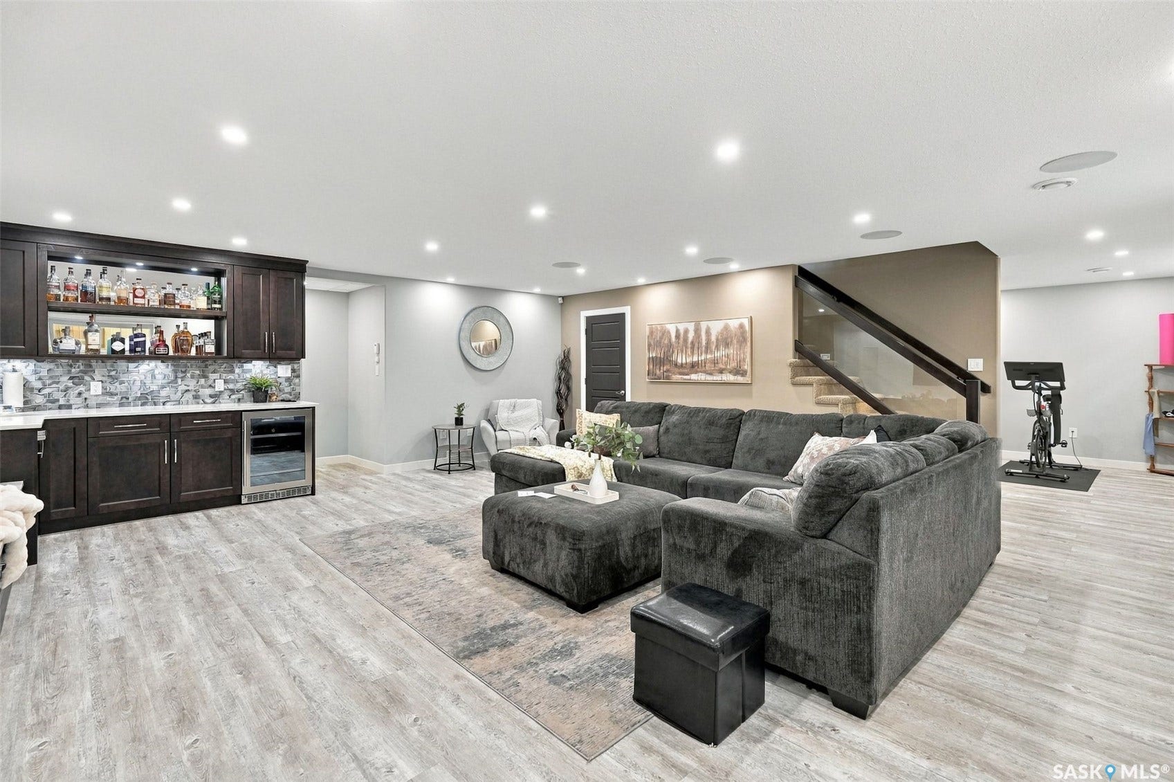 4414 Sandpiper Crescent E, Regina SK S4V 1N3 4414 Sandpiper Crescent E, Regina SK S4V 1N3